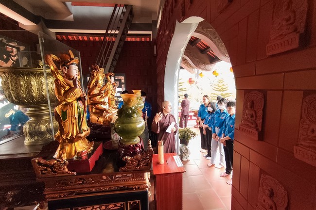 Chùa Hòa Phúc: Sinh viên trường đại học Giao Thông Vận Tải – Hà Nội về chùa sinh hoạt